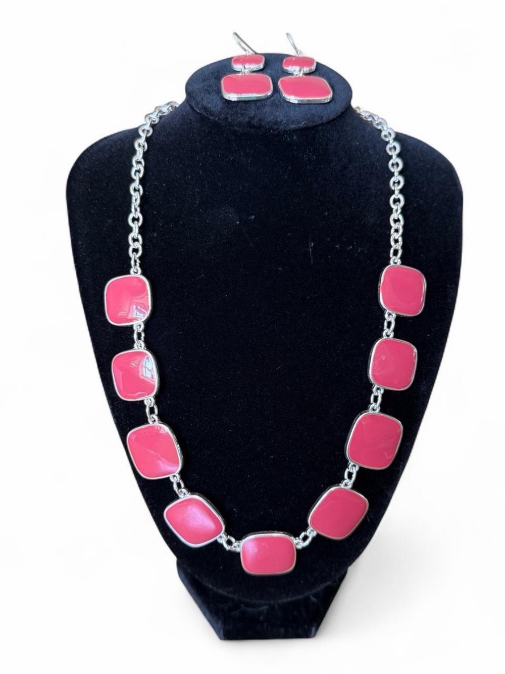 Bold Pink Link Necklace with Matching Earrings - Unknown Brand